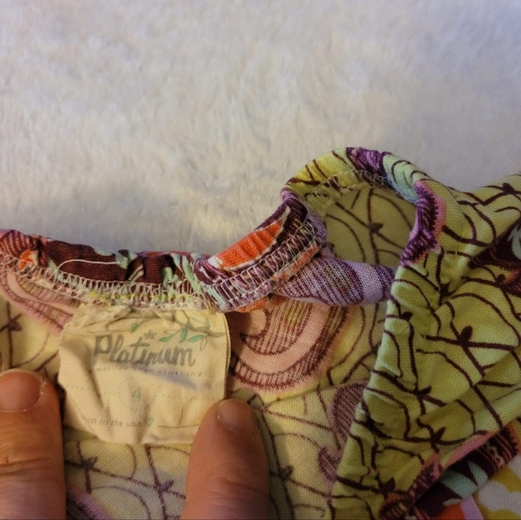 Girls dress size 4 - Picture 3 of 3